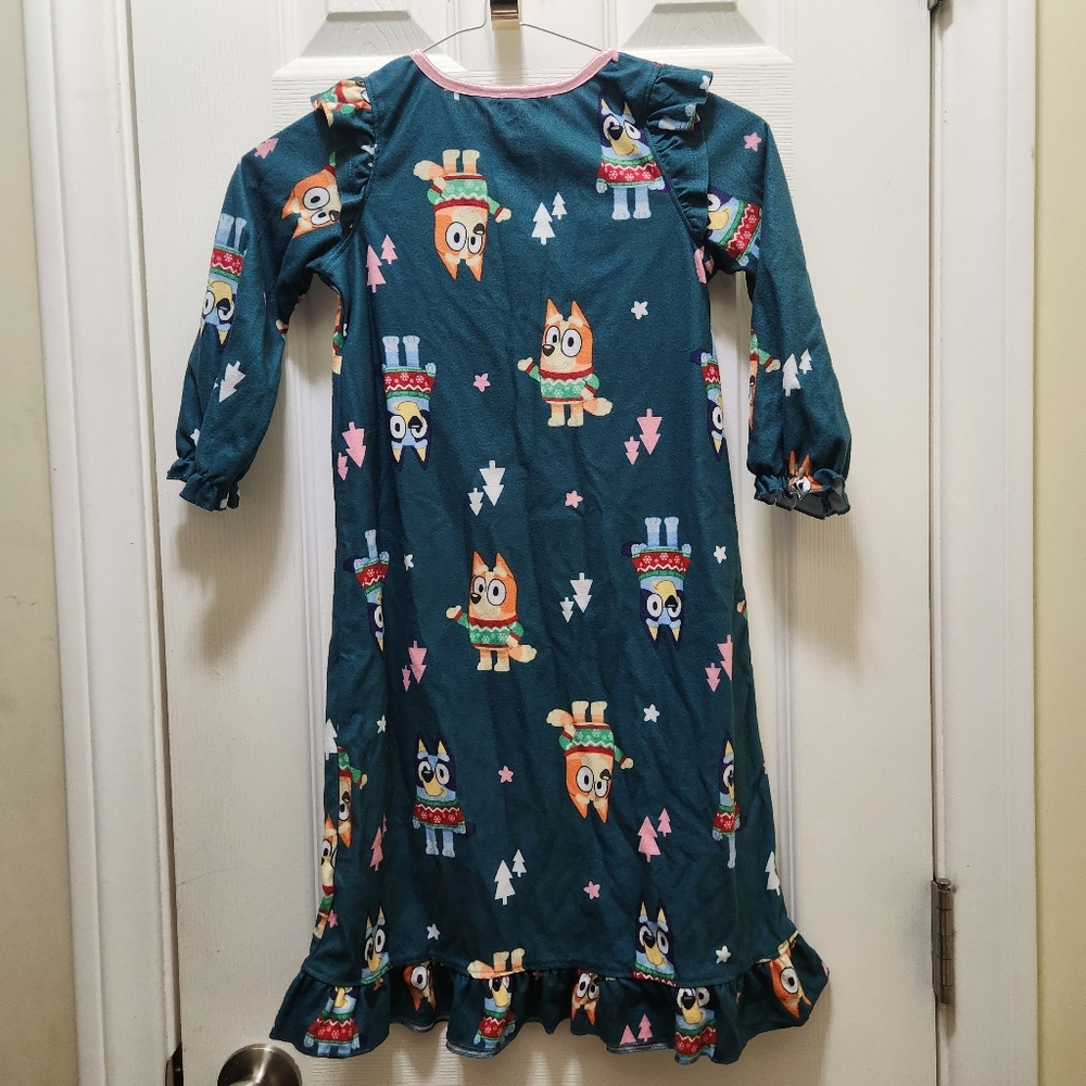 3 Disney Gowns & 1 Bluey Gown, Size 4, Total 3 Gowns - Picture 11 of 16